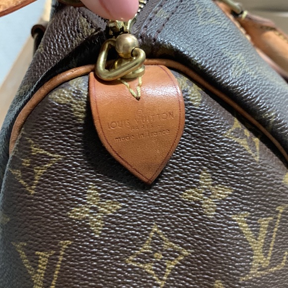 Authentic Louis Vuitton Classic Speedy 30 - Picture 6 of 7